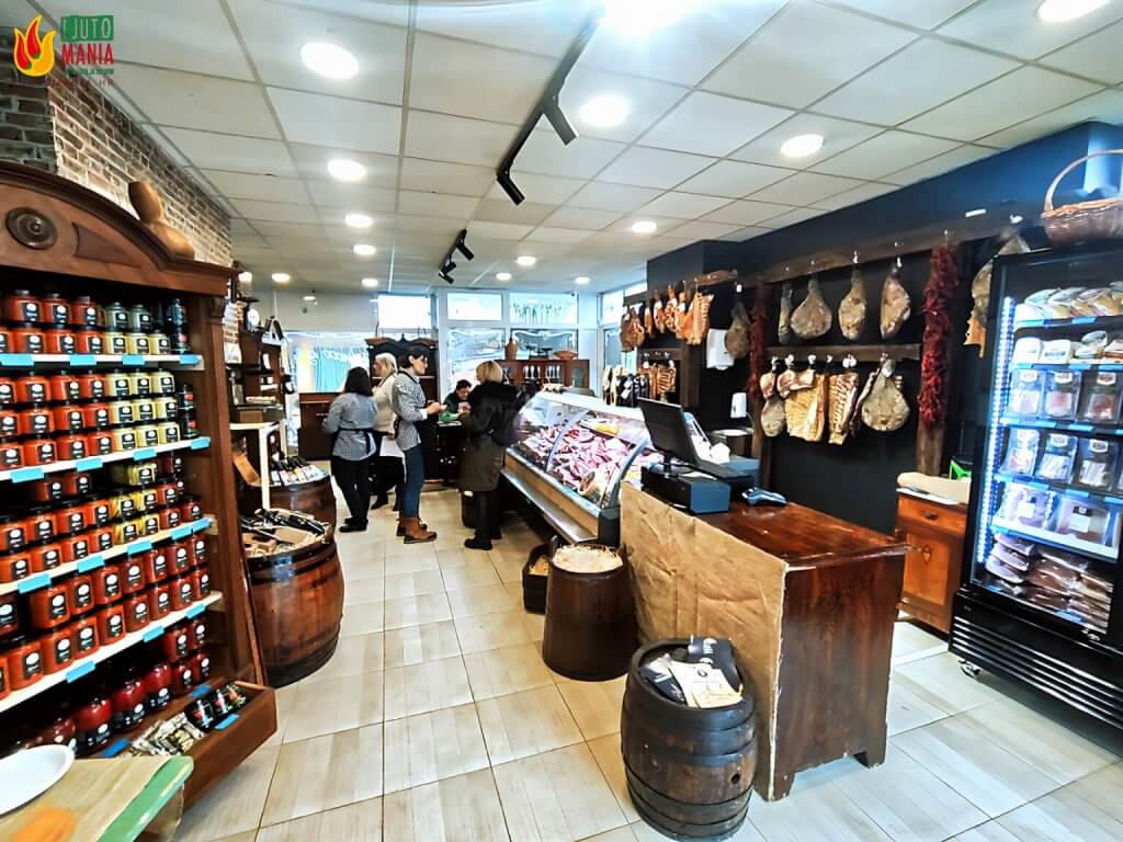 Ljutomania u Dark Blue Stores trgovini